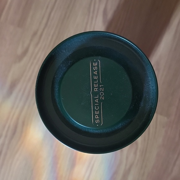 Lagavulin Special Release 2021 Box/Container - Picture 4 of 4